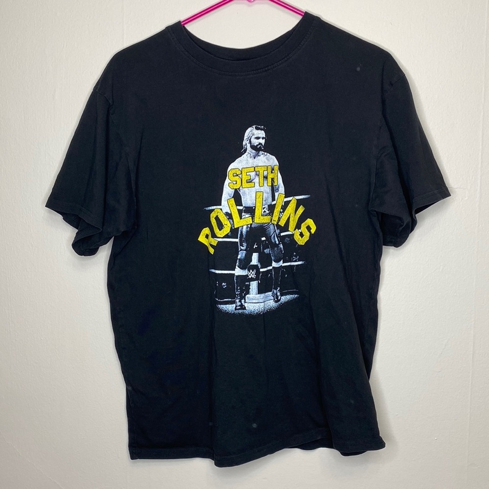 Men’s Medium WWE Seth Rollins Black tee shirt
